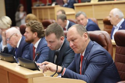 На сессии Заксобрания принят законопроект о земельных участках для пострадавших от наводнения